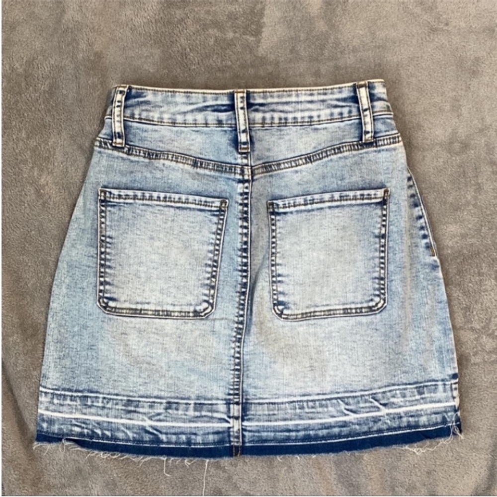 New without tickets SO mini jean skirt
Size7 - Picture 2 of 2